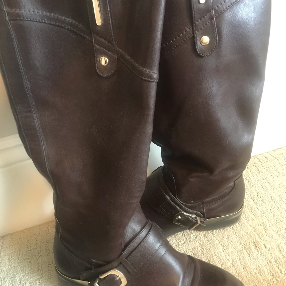 Shoes - Picture 5 of 7